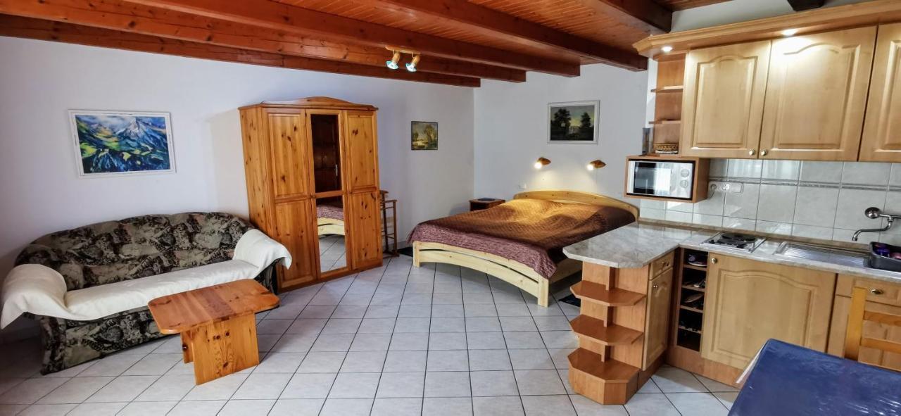 Magyar Apartmanhazak I-Iii. Zalakaros Exterior photo