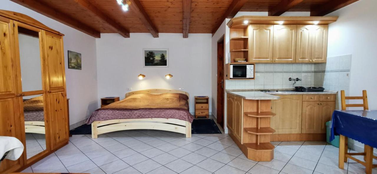 Magyar Apartmanhazak I-Iii. Zalakaros Room photo