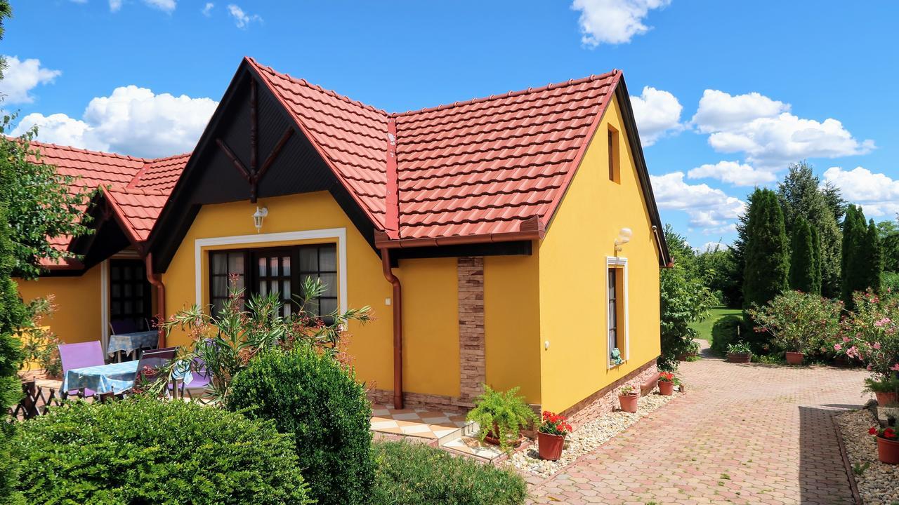 Magyar Apartmanhazak I-Iii. Zalakaros Exterior photo